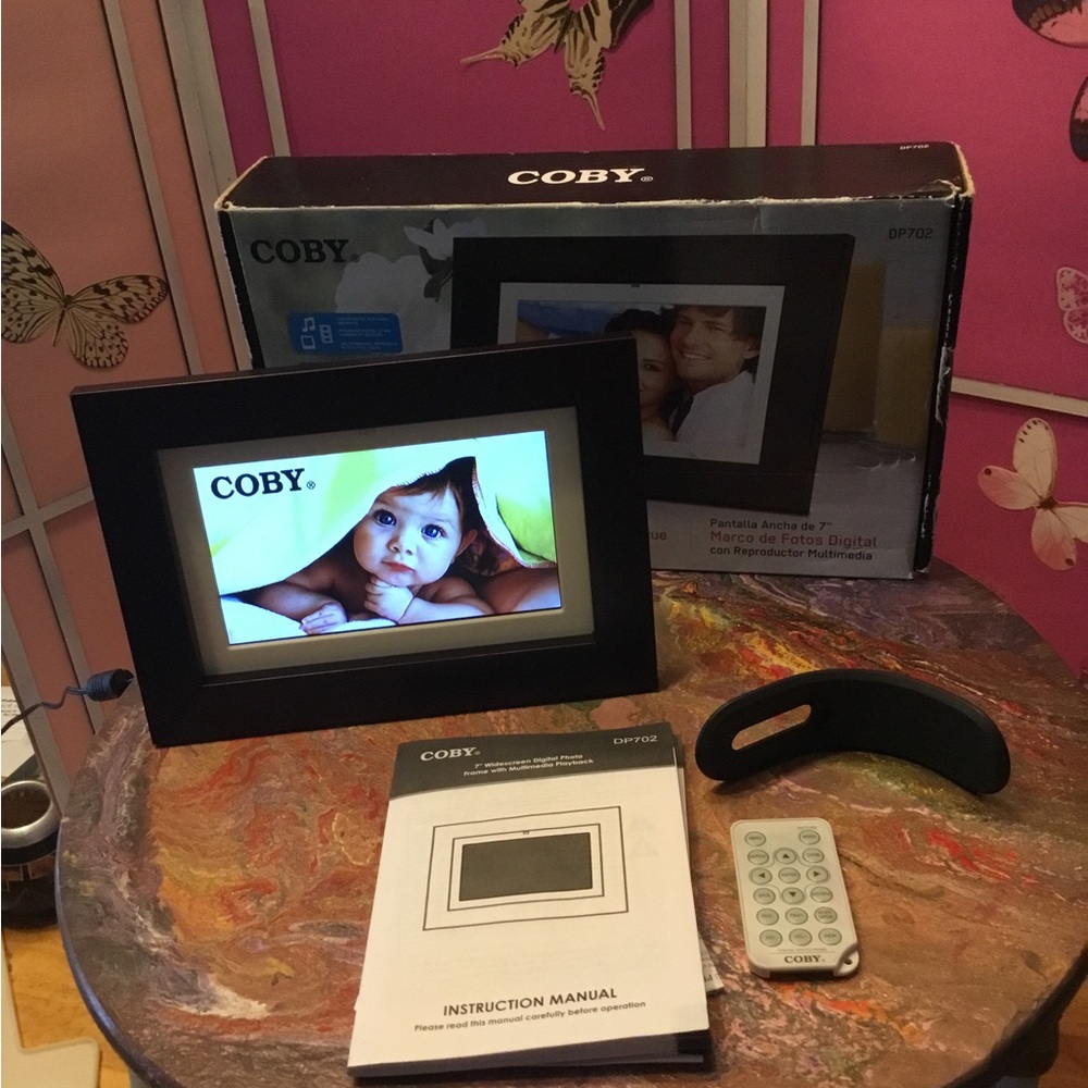 Digital photo frame